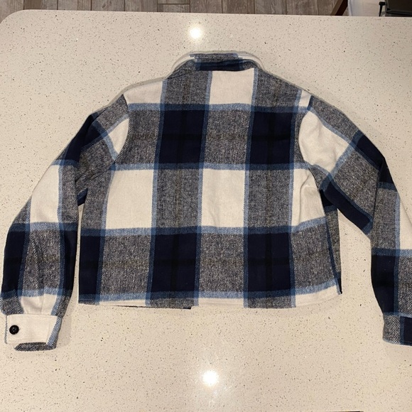Women’s Plaid Crop Jacket - Picture 2 of 3